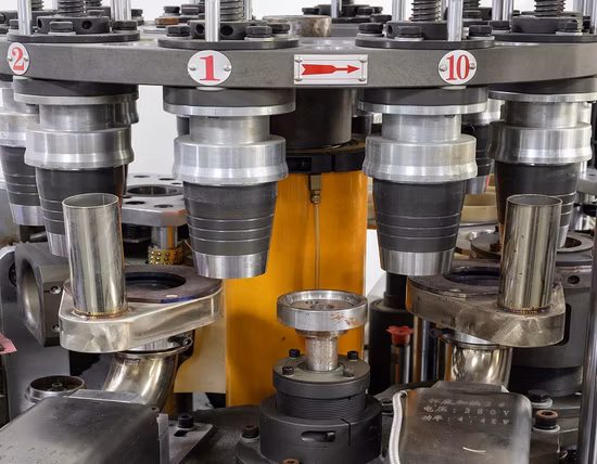 Machines de fabrication de gobelets en papier d'occasion en Turquie, prix 2023